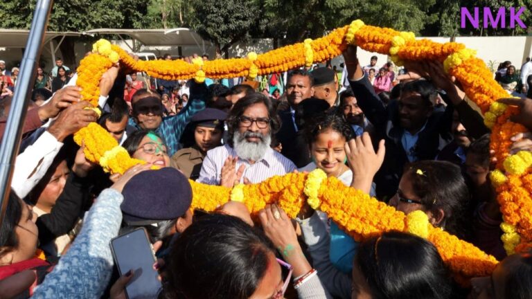 सीएम हेमंत सोरेन और कल्पना सोरेन को पोषण सखी दीदियों ने दी बधाई