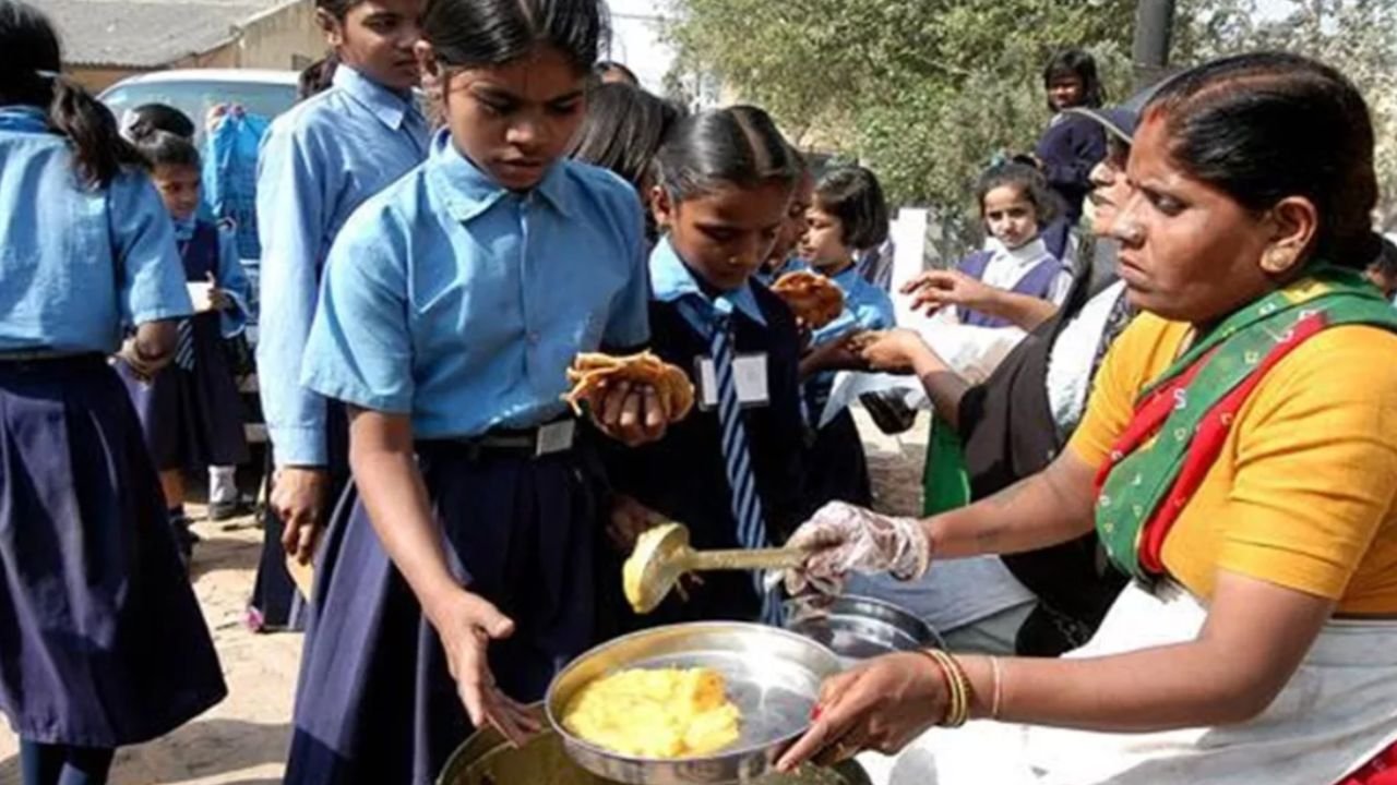 Bihar School Cooks Salary Hike