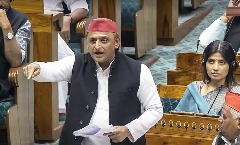 अखिलेश यादव का केंद्र पर हमला: ऑपरेशन सिंदूर में सेना की बहादुरी पर सलाम, लेकिन आतंकवाद पर सरकार को घेरा