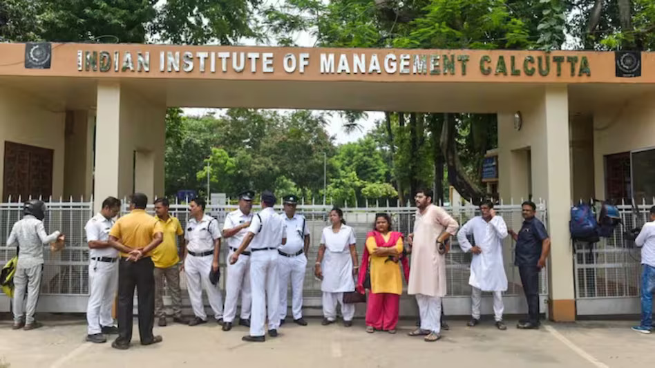 IIM कोलकाता दुष्कर्म मामले में पीड़िता के पिता ने किया बड़ा खुलासा