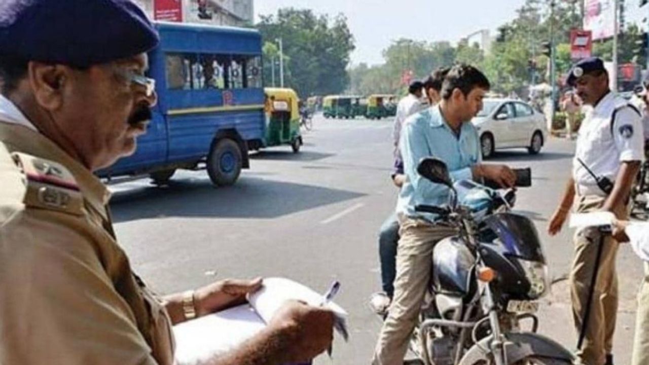 Bihar News: बिहार में ट्रैफिक नियम तोड़ने वालों पर सख्त कार्रवाई 32 चालकों के ड्राइविंग लाइसेंस निलंबित Bihar News
