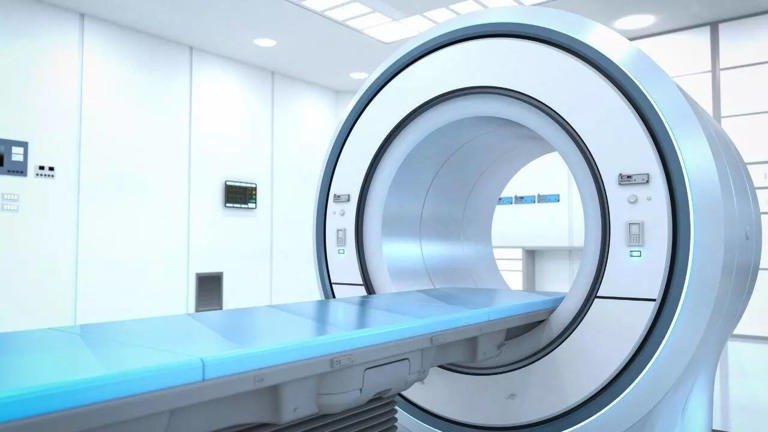 न्यूयॉर्क में MRI मशीन की वजह से हादसा, धातु की चेन पहनकर जाने पर व्यक्ति की मौत