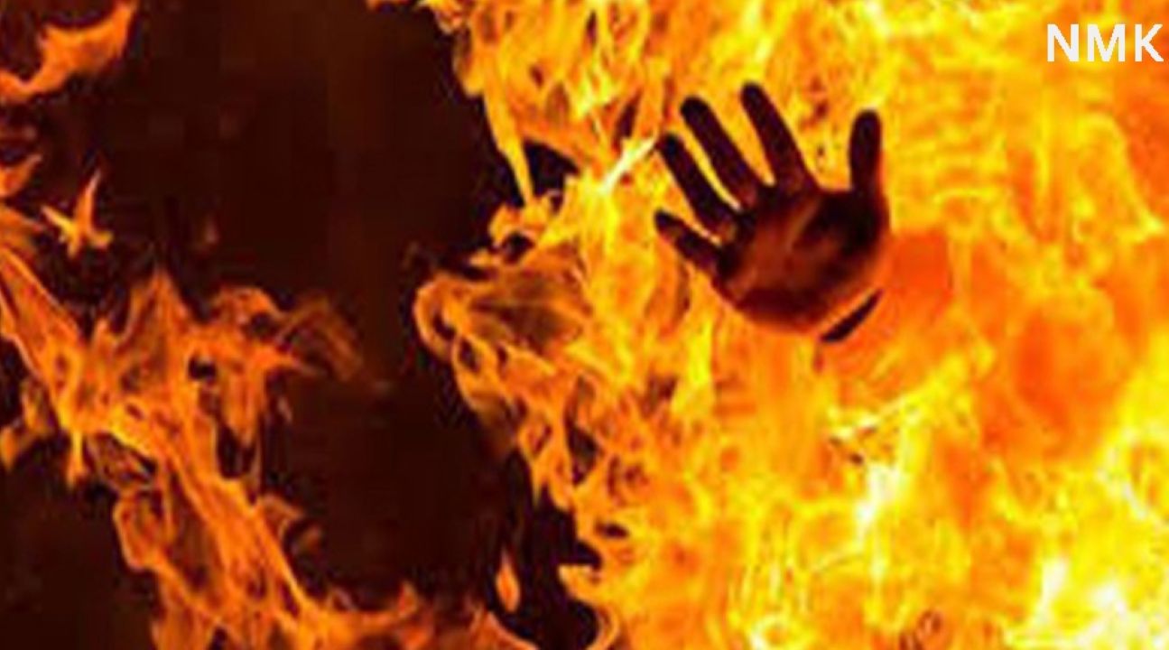बाराबंकी के परिवार ने यूपी विधानसभा के बाहर आत्मदाह का प्रयास बाराबंकी के परिवार ने यूपी विधानसभा के बाहर आत्मदाह का प्रयास