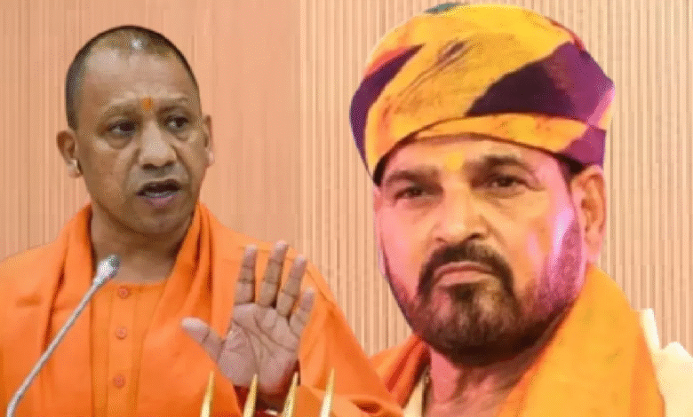 पहले CM योगी से मिले बृजभूषण फिर DCM से मिला बेटा, यूपी की सियासत में हलचल