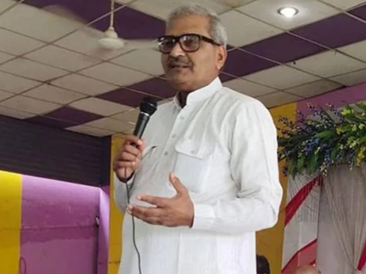“वोट चोरी विवाद में नया मोड़: रीवा से बीजेपी सांसद ने सुनाया 1100 वोटरों वाले कमरे का किस्सा” “वोट चोरी विवाद में नया मोड़: रीवा से बीजेपी सांसद ने सुनाया 1100 वोटरों वाले कमरे का किस्सा”