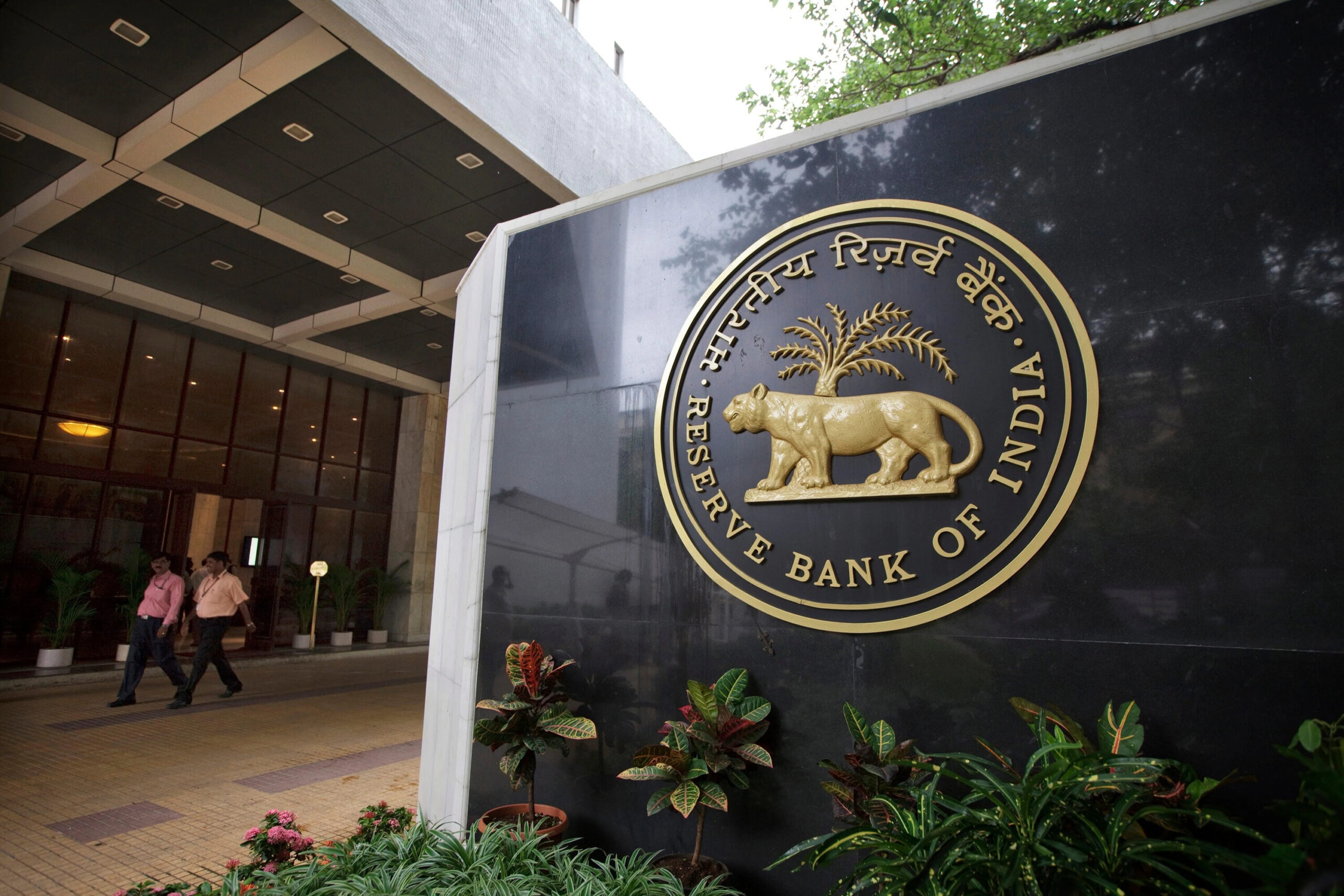 दिवाली से पहले सस्ती हो सकती है ईएमआई, RBI कर सकता है रेपो रेट में कटौती – SBI रिपोर्ट RBI