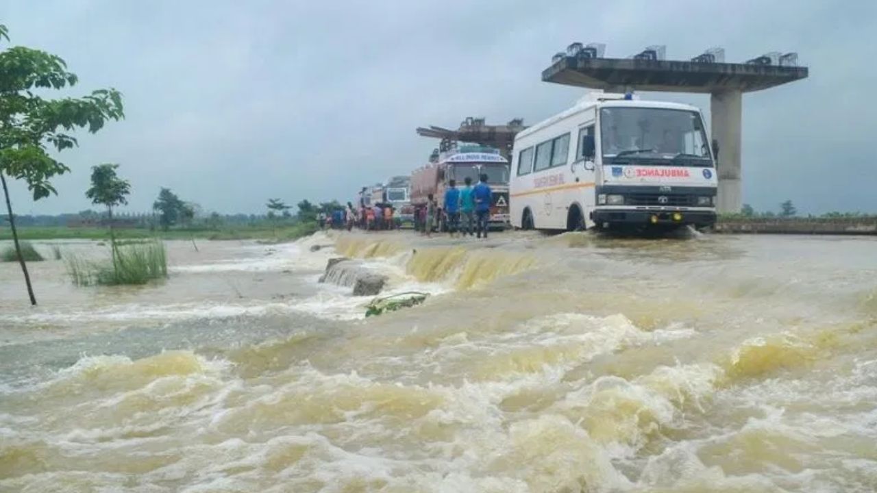 Bihar Flood 2025: गंगा का कहर, भागलपुर में गांव जलमग्न, NH-80 और नवगछिया प्रभावित Bihar Flood 2025