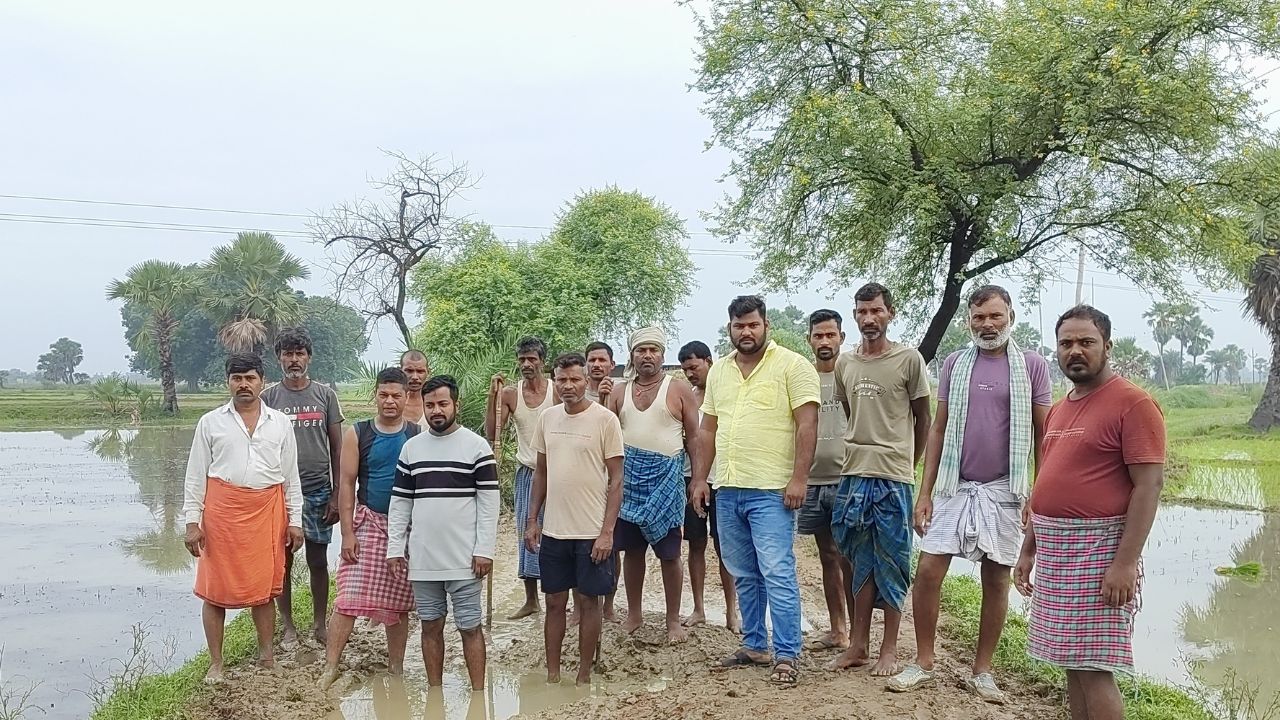 Bihar News: औरंगाबाद में ग्रामीणों का बड़ा फैसला, सड़क नहीं तो वोट नहीं Bihar News