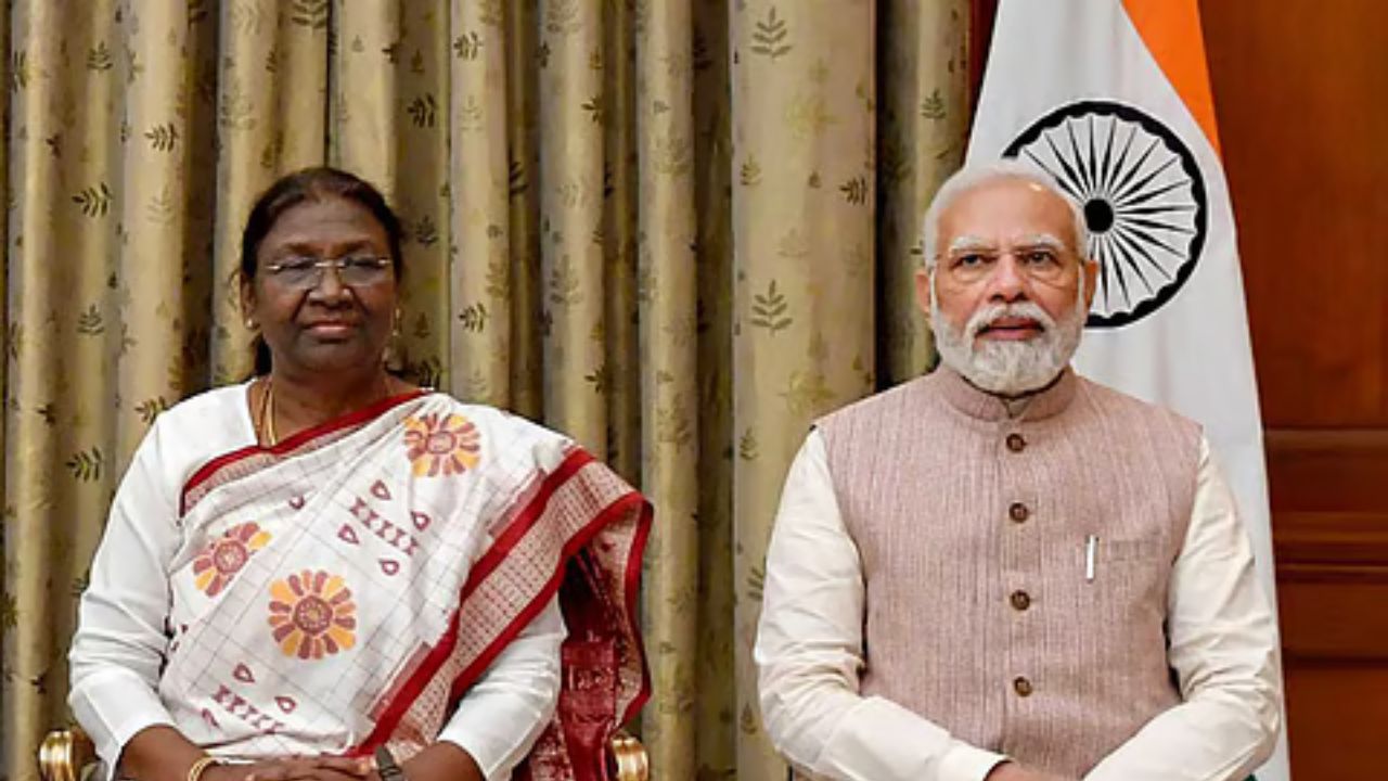 Hindi News: जम्मू-कश्मीर को 5 अगस्त को मिलेगा पूर्ण राज्य का दर्जा? जानिए क्यों है चर्चा Hindi News