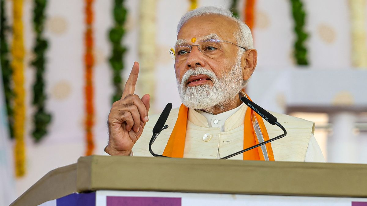 पीएम मोदी ने दिल्ली-NCR को दी 11 हजार करोड़ की सौगात, विपक्ष पर साधा निशाना पीएम मोदी ने दिल्ली-NCR को दी 11 हजार करोड़ की सौगात, विपक्ष पर साधा निशाना