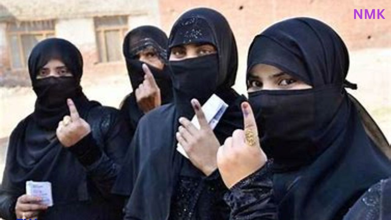 पाकिस्तानी महिलाओं के पास भारतीय मतदाता पहचान पत्र मिले पाकिस्तानी महिलाओं के पास भारतीय मतदाता पहचान पत्र मिले