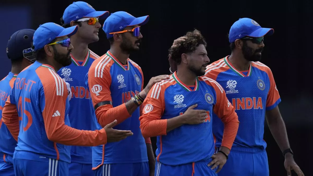 T20 Asia Cup 2025: भारत की जोरदार गेंदबाजी ने UAE को खदेड़ा, सूर्यकुमार यादव ने दिखाई दरियादिली T20 Asia Cup 2025: भारत की जोरदार गेंदबाजी ने UAE को खदेड़ा, सूर्यकुमार यादव ने दिखाई दरियादिली