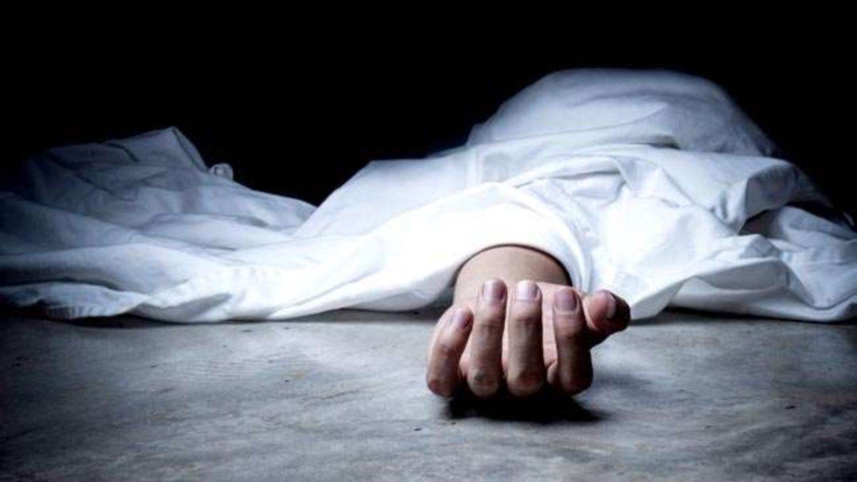बरेली: अस्पताल संचालक के धोखे की शिकार युवती की मौत, निर्वस्त्र कर फेंका शव बरेली: अस्पताल संचालक के धोखे की शिकार युवती की मौत, निर्वस्त्र कर फेंका शव