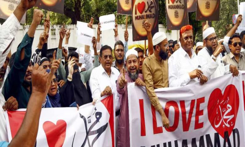 कर्नाटक: दावणगेरे में ‘आई लव मोहम्मद’ विवाद पर हिंसा, आठ गिरफ्तार – अफवाह फैलाने वालों पर सख्त कार्रवाई की चेतावनी