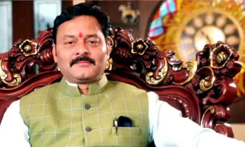 भाजपा विधायक संजय पाठक, संजय पाठक अवैध खनन, संजय पाठक आदिवासी जमीन विवाद, कटनी विजयराघवगढ़ विधायक, मध्य प्रदेश राजनीति विवाद