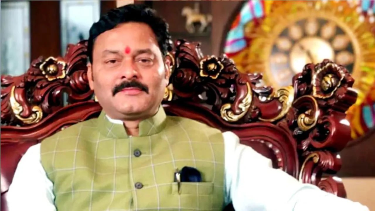 भाजपा विधायक संजय पाठक की बढ़ी मुश्किलें, आदिवासी जमीन हथियाने और अवैध खनन के आरोप! भाजपा विधायक संजय पाठक, संजय पाठक अवैध खनन, संजय पाठक आदिवासी जमीन विवाद, कटनी विजयराघवगढ़ विधायक, मध्य प्रदेश राजनीति विवाद