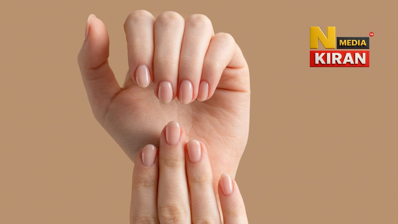 Nail Health: सफेद, पीले नाखूनों का रंग बताता है इन बीमारियों का संकेत Nail Health