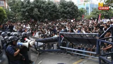 नेपाल में बैन हुआ सोशल मीडिया, संसद भवन तक पहुंचे प्रदर्शनकारी – 14 की मौत, सैकड़ों घायल