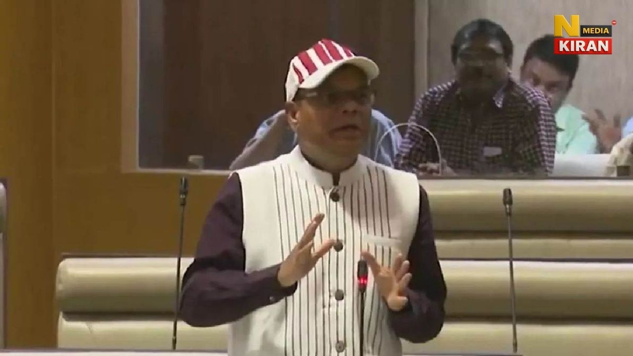 करमा पर्व पर मंत्री चमरा लिंडा का बड़ा ऐलान, आदिवासी छात्रों को मिलेगी रिसर्च स्कॉलरशिप करमा पर्व पर मंत्री चमरा लिंडा का बड़ा ऐलान, आदिवासी छात्रों को मिलेगी रिसर्च स्कॉलरशिप