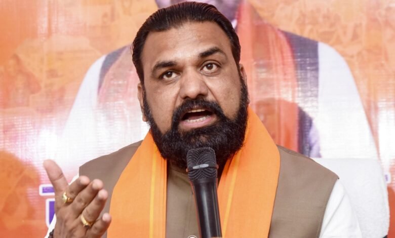 वैशाली में पीएम मोदी का अपमान! सम्राट चौधरी ने राजद–कांग्रेस पर किया हमला, मांफ़ी की मांग