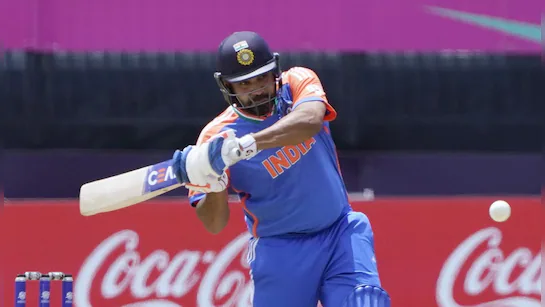 INDvsAus: रोहित शर्मा का बल्ला रहा खामोश फिर रच दिया बड़ा इतिहास