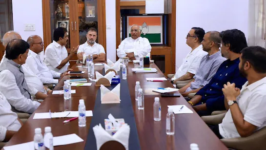 बिहार विधानसभा चुनाव 2025: कांग्रेस ने 7 सीटों पर उम्मीदवारों के नाम फाइनल किए, ललन कुमार को भी दिया टिकट