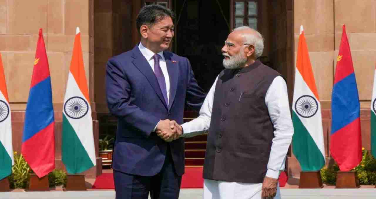 भारत-मंगोलिया रणनीतिक साझेदारी: 10 समझौते, सैन्य सहयोग और सांस्कृतिक कनेक्शन भारत-मंगोलिया रणनीतिक साझेदारी: 10 समझौते, सैन्य सहयोग और सांस्कृतिक कनेक्शन