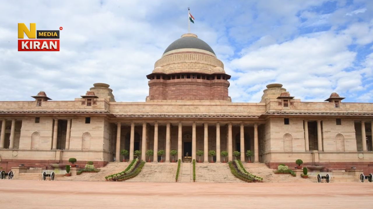 राष्ट्रपति भवन में आग, नर्मदा अपार्टमेंट के फ्लैट में लगी आग, दमकल ने 15 मिनट में बुझाई, कोई हताहत नहीं Rashtrapati Bhavan