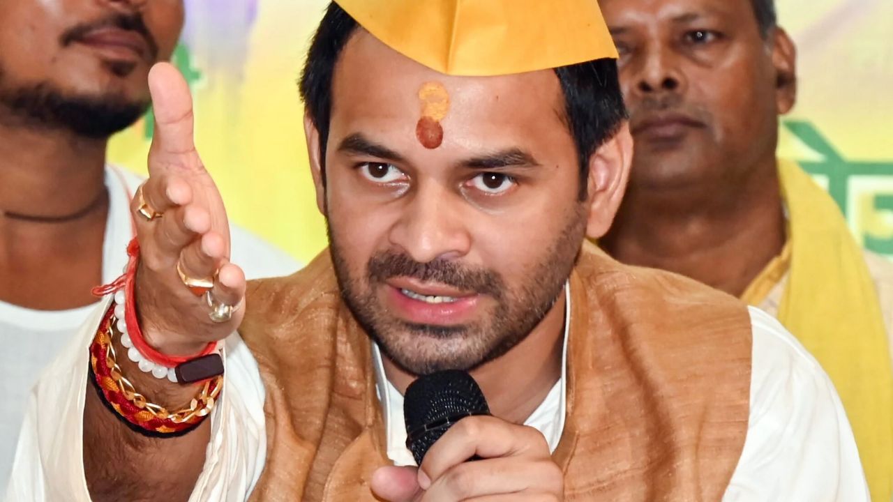 Bihar Election 2025: खेसारी कौन सी नौकरी देगा, नाचने वाला?… NDA के संकल्प पत्र और RJD के वादों पर तेज प्रताप यादव ने ली चुटकी Bihar Election 2025