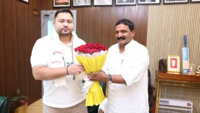 बिहार के पूर्व मंत्री लक्ष्मेश्वर राय ने थामा RJD का दामन, तेजस्वी यादव के नेतृत्व में चुनाव लड़ने को भी तैयार
