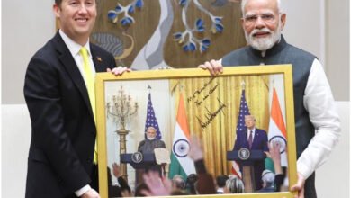 अमेरिकी राजदूत सर्जियो गोर ने पीएम मोदी से की मुलाकात, भेंट किया खास तोहफा