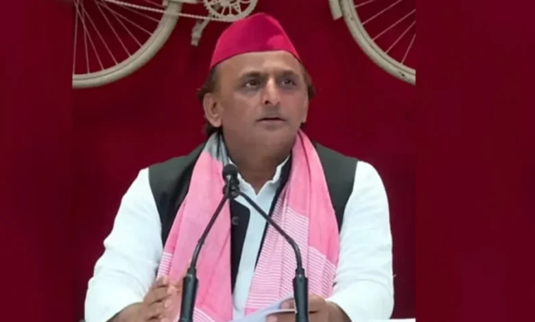 उत्तर प्रदेश के 7 एयरपोर्ट्स पर उड़ानें ठप! कनेक्टिविटी की मार, अखिलेश यादव ने उठाए सवाल