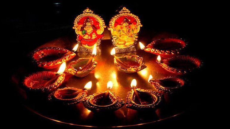 दिवाली 2025 की सही तारीख पर खत्म हुआ भ्रम: इस दिन होगी लक्ष्मी पूजा, जानें शुभ मुहूर्त और पूजन का समय