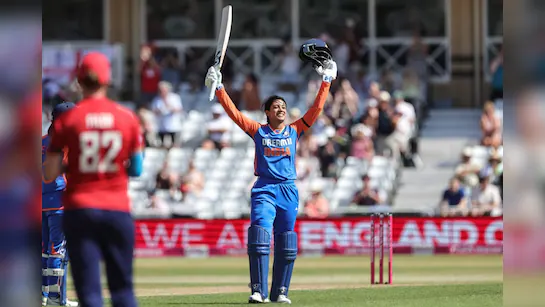 स्मृति मंधाना का धमाका: न्यूजीलैंड के खिलाफ जड़ा शतक, महिला क्रिकेट में रचा नया इतिहास