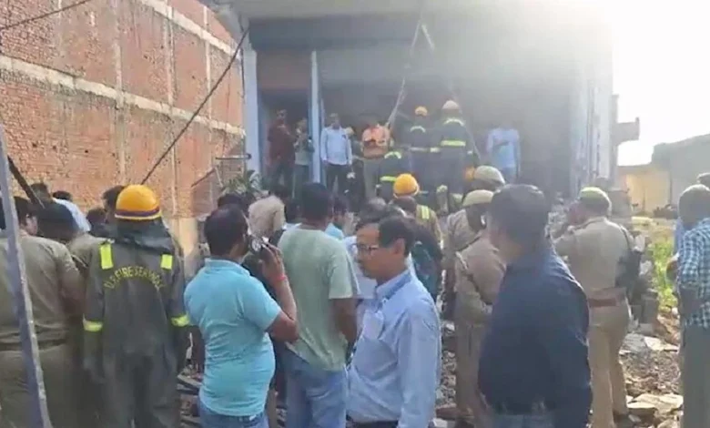 फर्रुखाबाद में भीषण धमाका, दो छात्रों की मौत, कई घायल