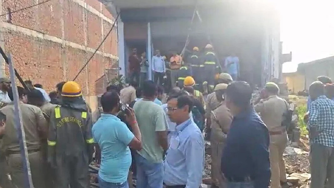 फर्रुखाबाद में भीषण धमाका, दो छात्रों की मौत, कई घायल