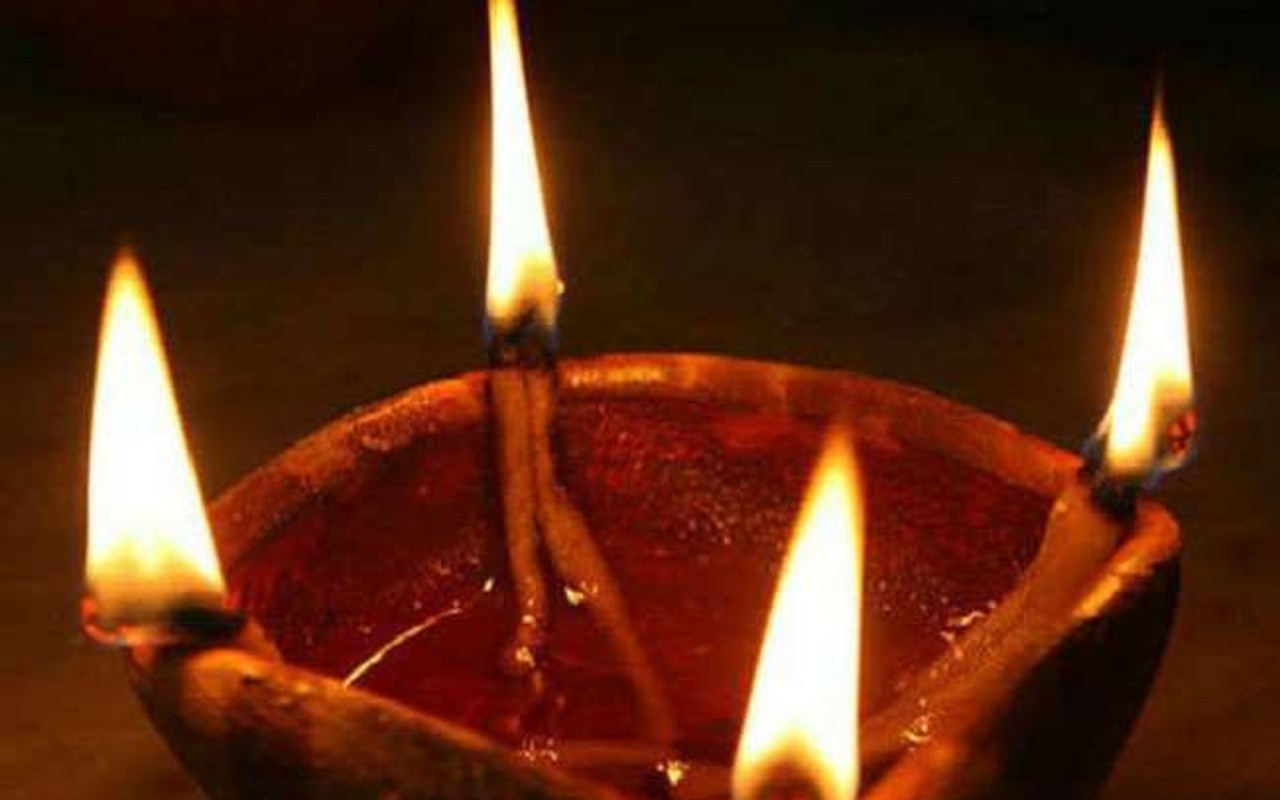 छोटी दिवाली 2025: आज शाम मात्र 1 घंटे 12 मिनट का शुभ मुहूर्त, यम का दीपक जलाएं; जानें पूजा विधि और महत्व छोटी दिवाली 2025: आज शाम मात्र 1 घंटे 12 मिनट का शुभ मुहूर्त, यम का दीपक जलाएं; जानें पूजा विधि और महत्व