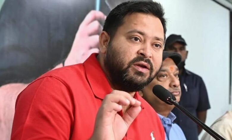 “तेजस्वी का सवाल: दिन बीत गए, कहां हैं जेंडर-वाइज आंकड़े? चुनाव आयोग पर पारदर्शिता छिपाने का आरोप”