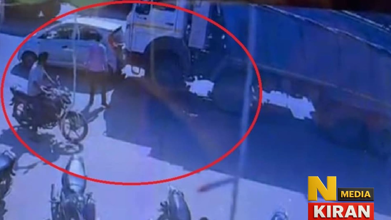 जयपुर डंपर हादसा: नशे में धुत चालक का कार से झगड़ा, नया CCTV वीडियो आया सामने – 19 मौतें, 50 घायल | जयपुर डंपर हादसा: नशे में धुत चालक का कार से झगड़ा, नया CCTV वीडियो आया सामने – 19 मौतें, 50 घायल |
