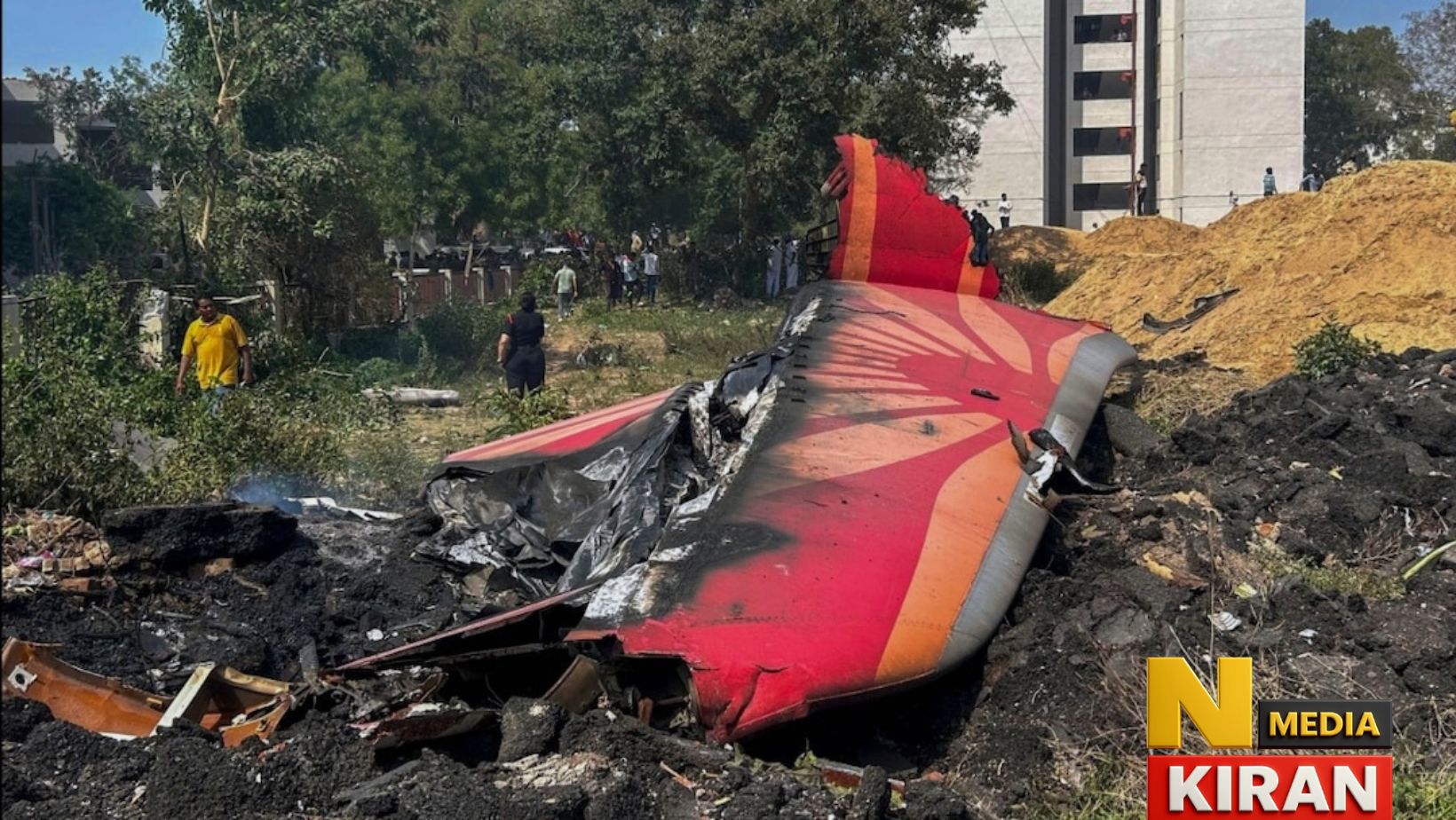 ‘मैं उसी पल में फंसा हूं…’ एयर इंडिया हादसे के इकलौते सर्वाइवर की PTSD से जंग