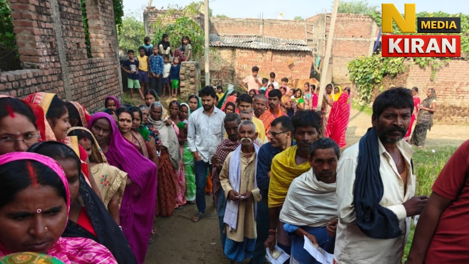 मोकामा में अनंत सिंह की सीट पर वोटिंग का गर्मजोशी भरा माहौल, ग्राउंड से ताजा तस्वीरें मोकामा में अनंत सिंह की सीट पर वोटिंग का गर्मजोशी भरा माहौल, ग्राउंड से ताजा तस्वीरें