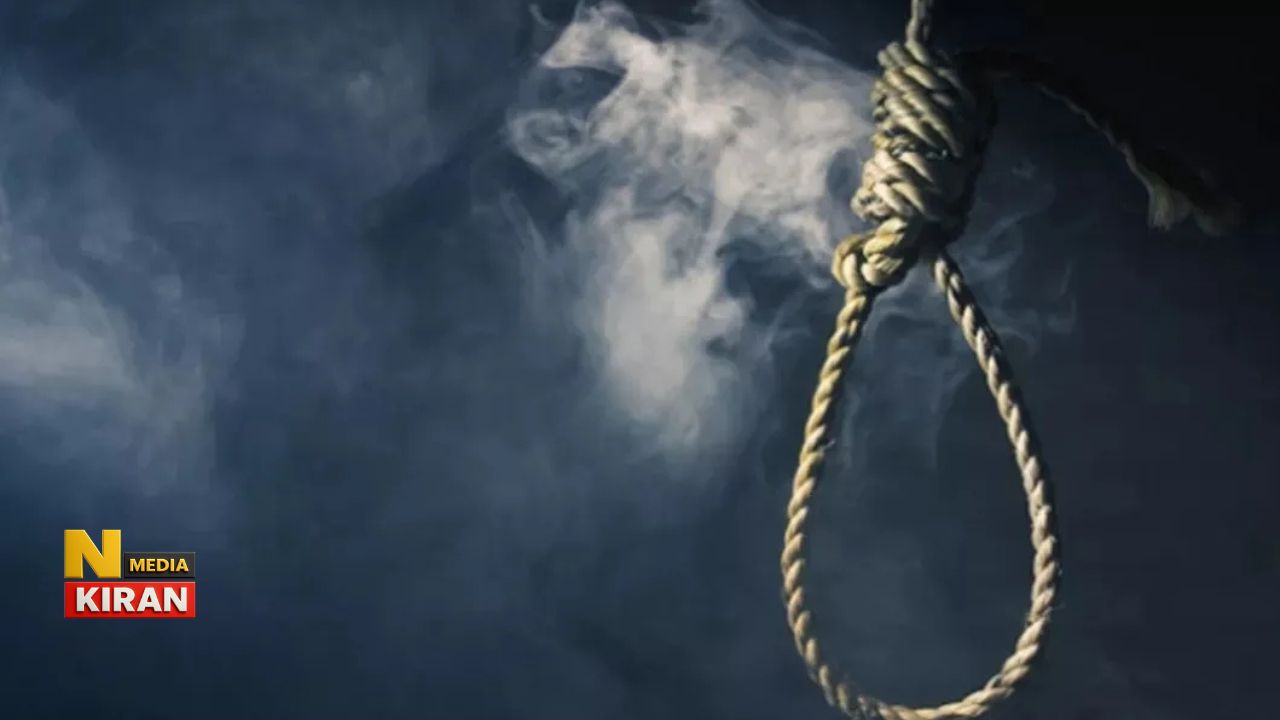 दिल्ली स्टुडेंट सुसाइड केस: 4 शिक्षक सस्पेंड दिल्ली स्टुडेंट सुसाइड केस: 4 शिक्षक सस्पेंड