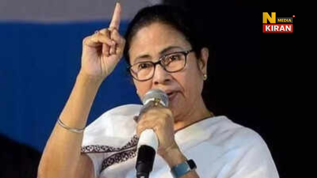 West Bengal: ममता का तीखा हमला, चुनाव आयोग पर BJP के झुकाव का आरोप West Bengal: ममता का तीखा हमला, चुनाव आयोग पर BJP के झुकाव का आरोप