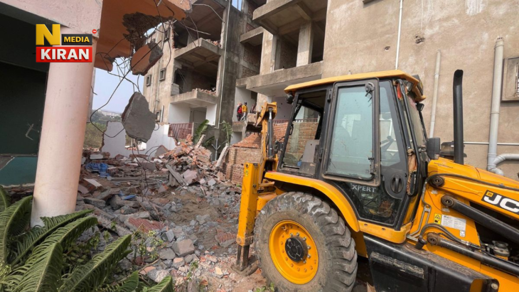 Jharkhand News: रांची के डीआईजी ग्राउंड में अवैध निर्माण पर बुलडोजर चला Jharkhand News