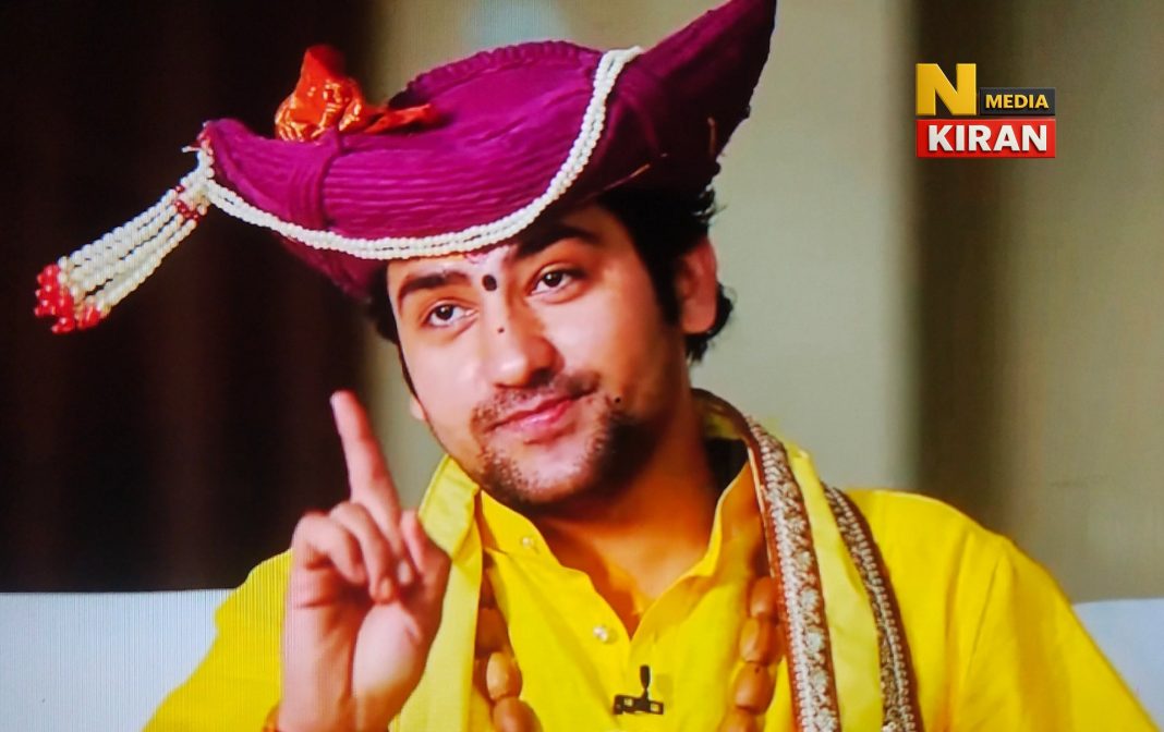 बागेश्वर धाम के महंत धीरेंद्र कृष्ण शास्त्री ने दी चेतावनी: बांग्लादेश जैसा हाल होगा