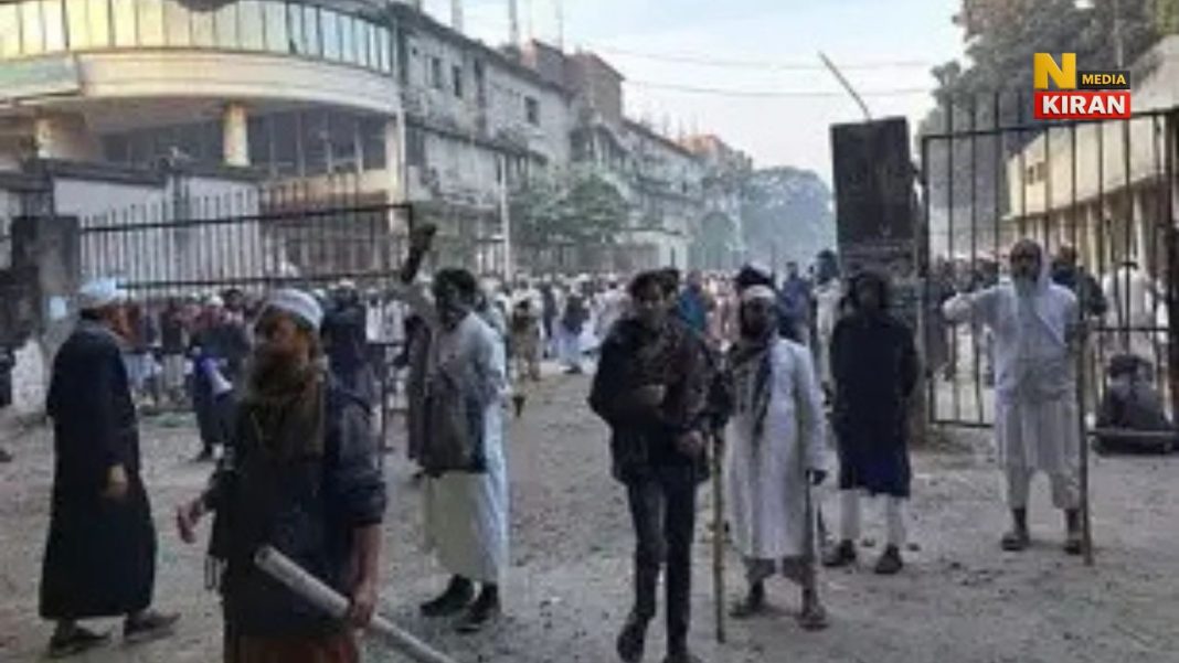 ढाका में दिनदहाड़े गोलीबारी, हसीना विरोधी छात्र नेता शरीफ हादी की मौत, सड़कों पर उतरा जनसैलाब ढाका में दिनदहाड़े गोलीबारी, हसीना विरोधी छात्र नेता शरीफ हादी की मौत, सड़कों पर उतरा जनसैलाब