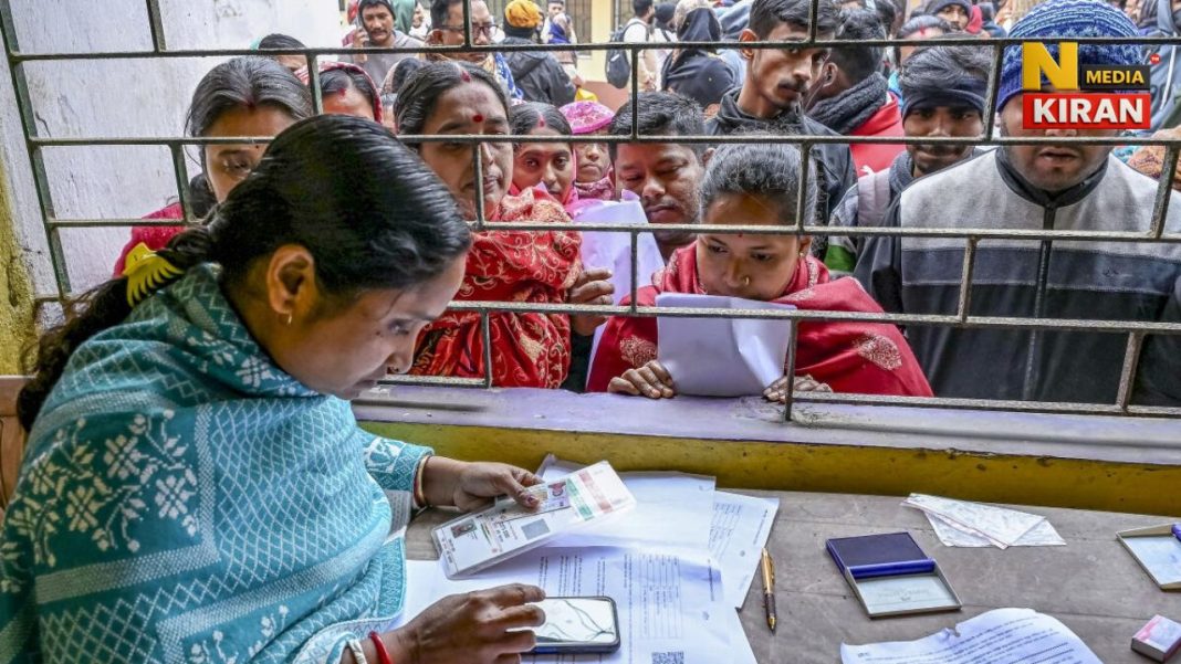 पश्चिम बंगाल में SIR ने दलित शरणार्थियों को संकट में डाला, मतदाता सूची से हटने का डर West Bengal News: SIR in Bengal