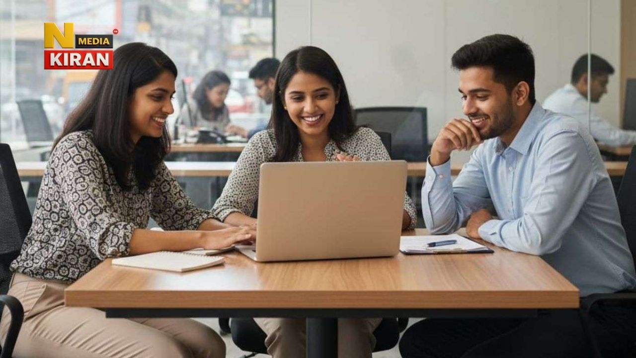 HPSC Recruitment 2026: Student Discussing About Job