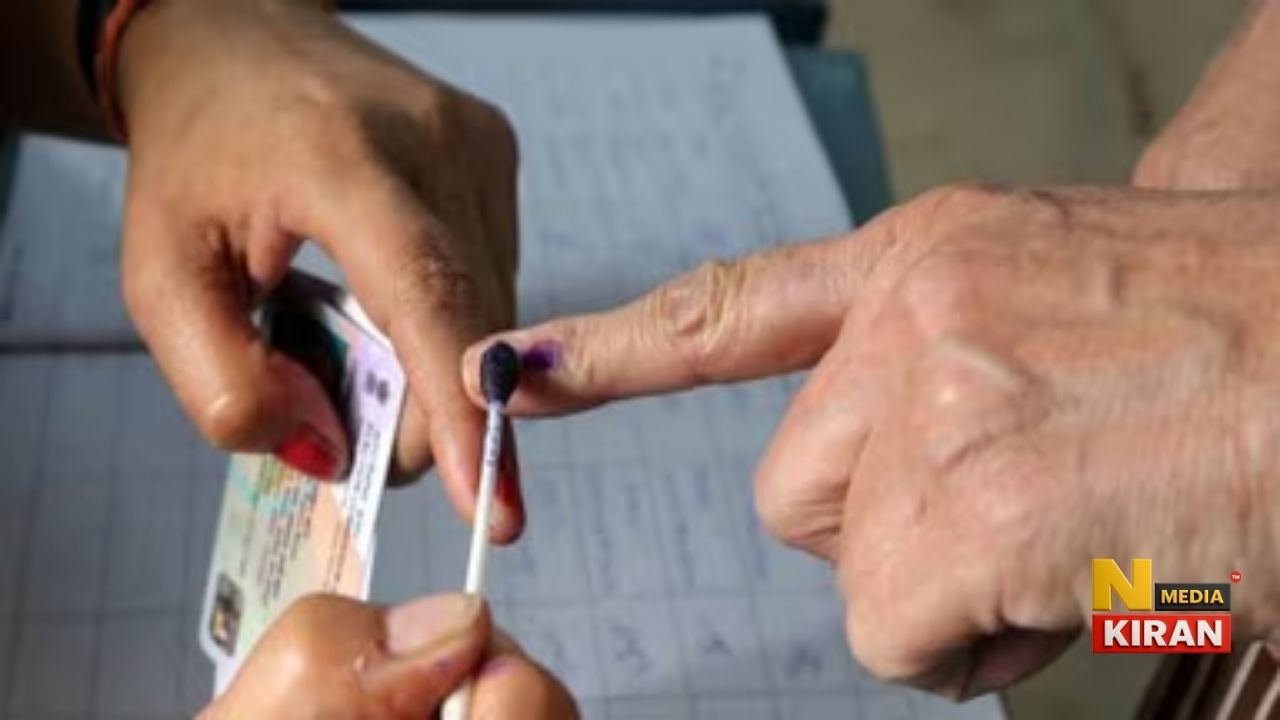 Jharkhand Nikay Chunav: A Men Casting His Vote