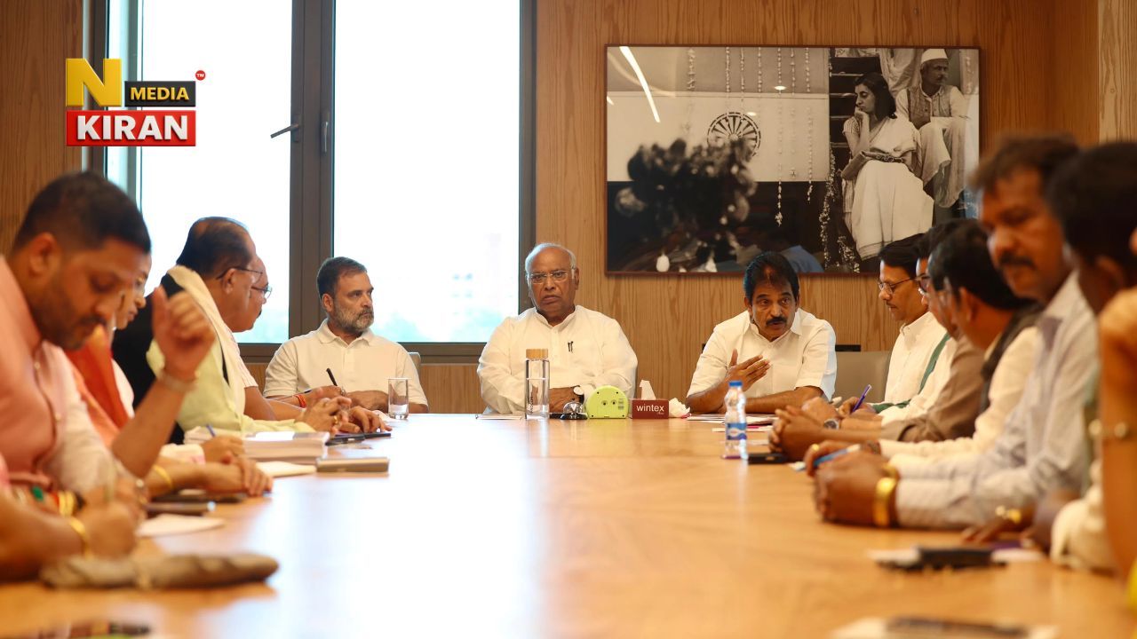 Jharkhand Politics: MLA and MP Meeting in Congress Party